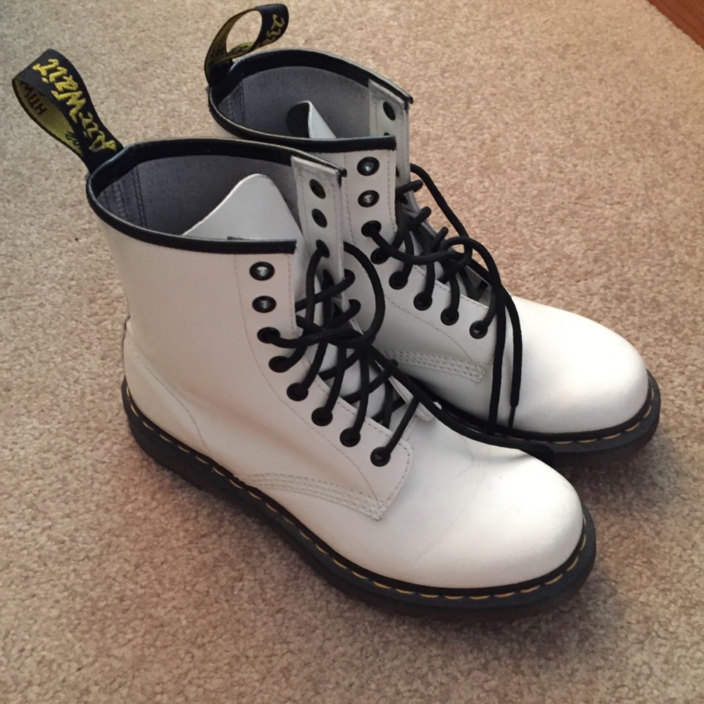 White Doc Martens Women’s 8
